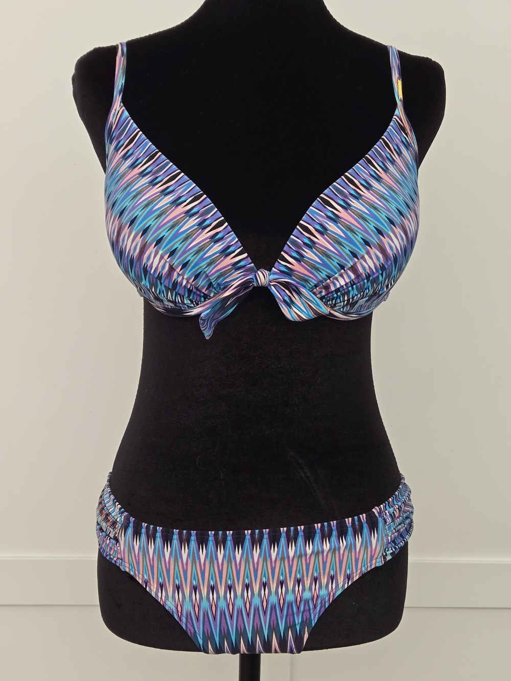 Azura Women’s Multi-Color Bikini Set Swim Suit Bathing Suit Top Size D Bottoms 8